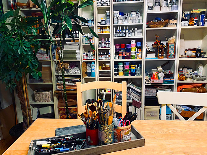 Hjem Bord og reoler med hobbymaterialer
